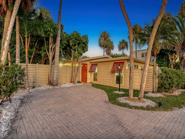 Luxury Lido Key Vacation Home -Private Pool & Beach Access